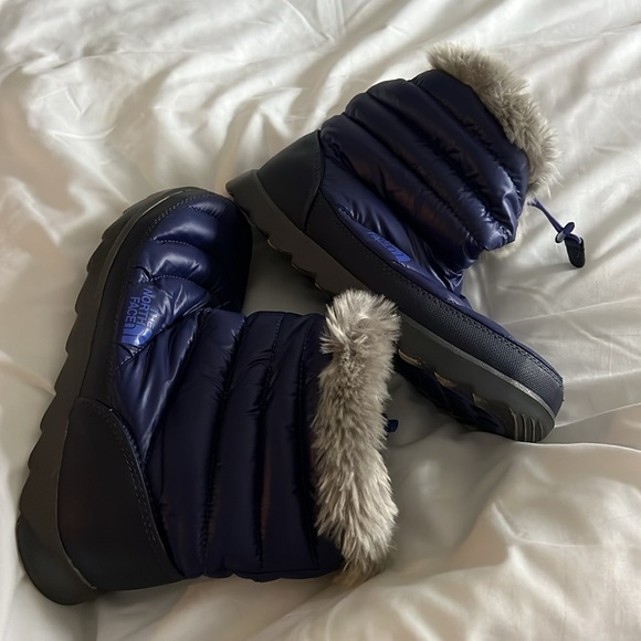 The North Face
Thermoball Micro Baffle Bootie - Women's - Picture 2 of 4